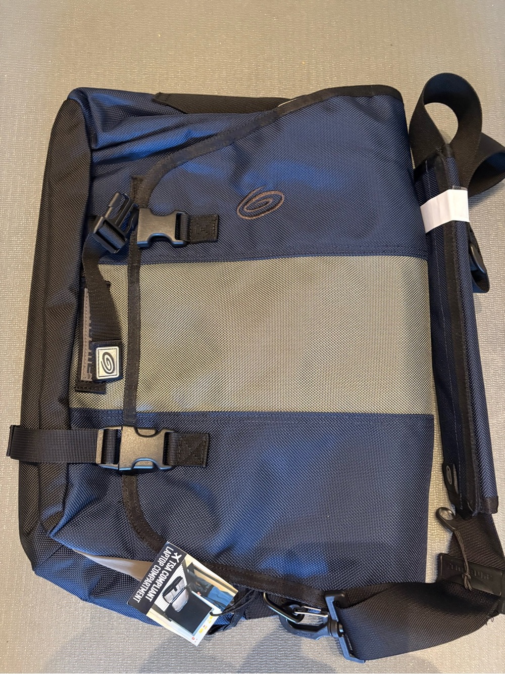 Timbuk2 17.9 inch (NOT 15) Men's Navy and Gray Messenger Bag